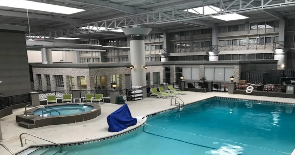 Holiday Inn Chicago North Shore by IHG