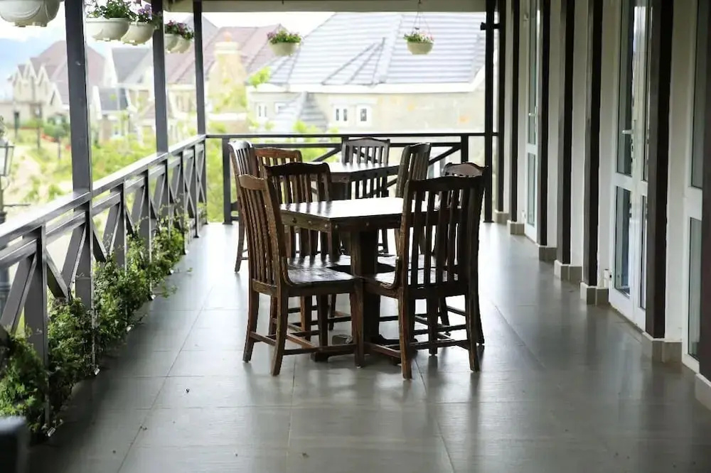 Pedro Barn Hotel at Little England Cottages