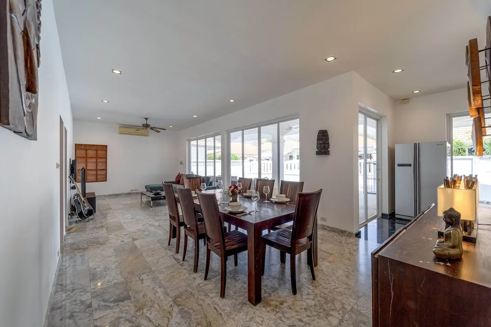 Private 4 Bedroom Pool Villa - NG411