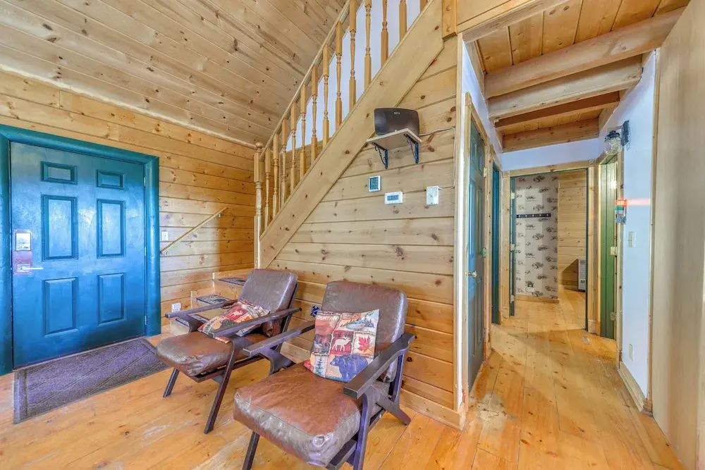 16 Mi to Ski Apache: Ruidoso Cabin Rental