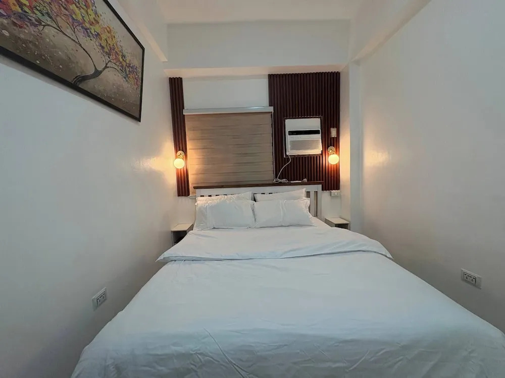 Near Mactan International Airport Condo With Private Entrance and Shared Pool