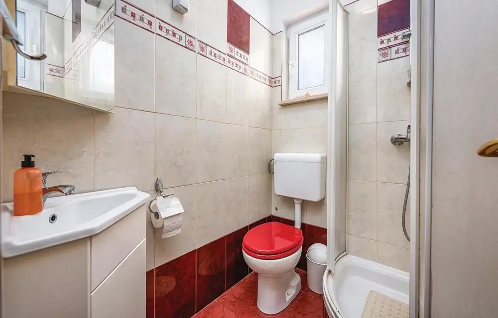 Beautiful Home in Krnica With Wifi and 3 Bedrooms