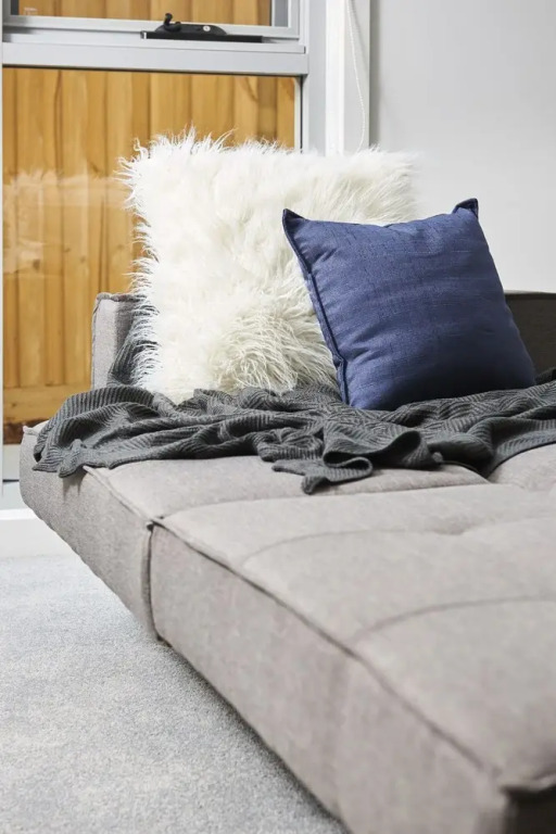 Spacious and Bright 1 Bedroom Apartment