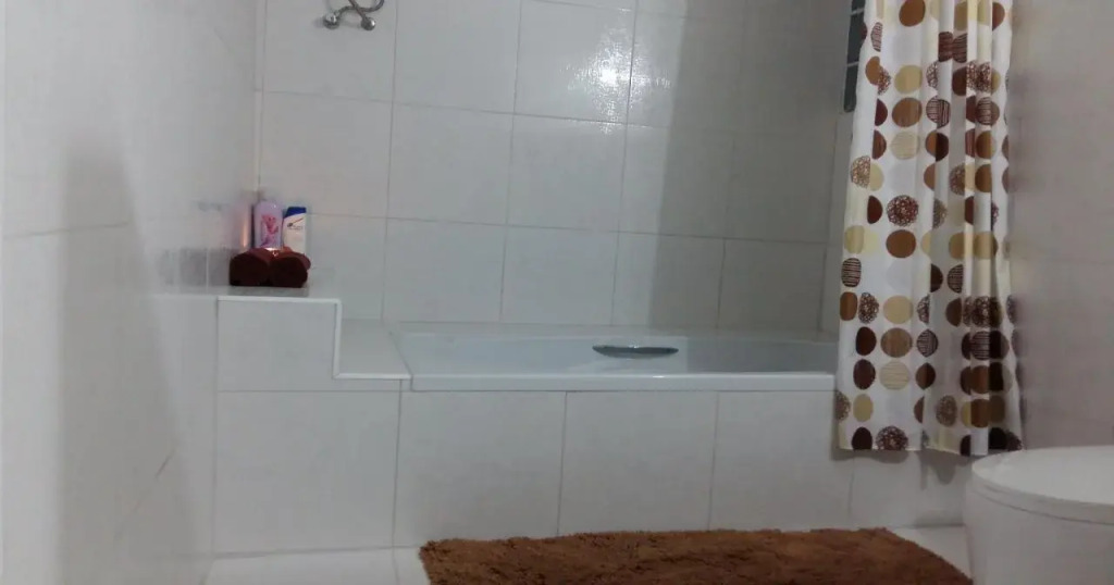 Jutharat Home