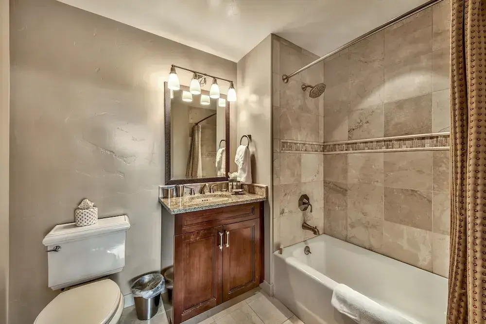 Must See Luxury Vacation  - Sleeps 10 4 Bedroom Condo by RedAwning