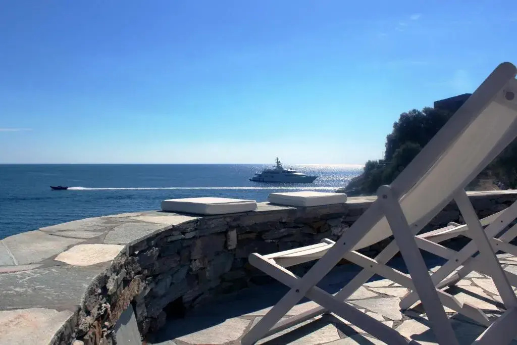 Romantic and cozy house on the waterfront in Koundouros, Kea
