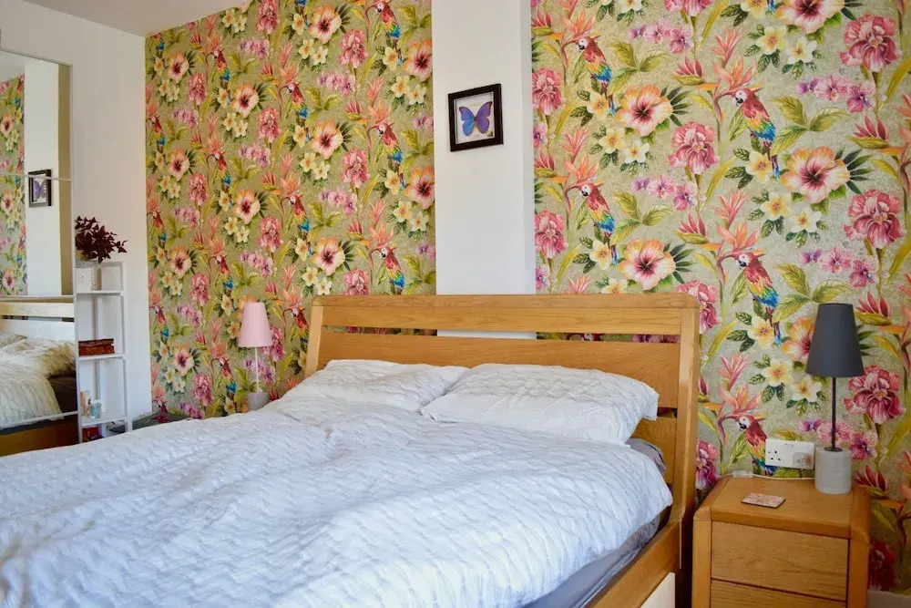 Homely 1 Bedroom Southwark Flat With Balcony