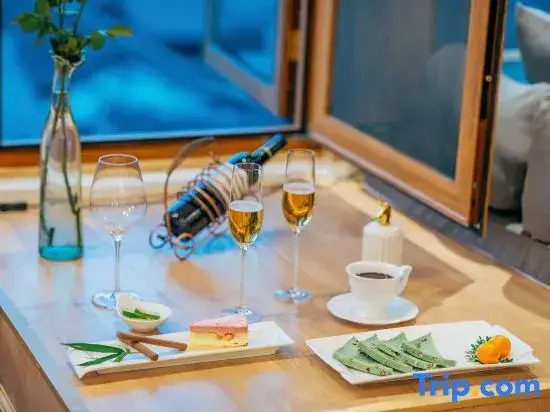 Lijiang Zhenmei Shishan Scenic Inn (Sifang Street Big Water Wheel Store)