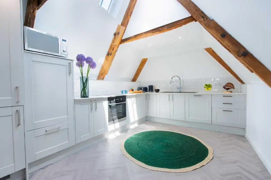 Heart of Barbican 5 bedroom 4 bathroom Boutique House with roof terrace