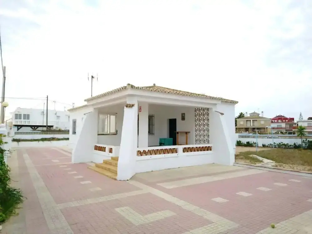 House with 5 Bedrooms in Punta Umbría, with Furnished Terrace And Wifi - 4 M From the Beach
