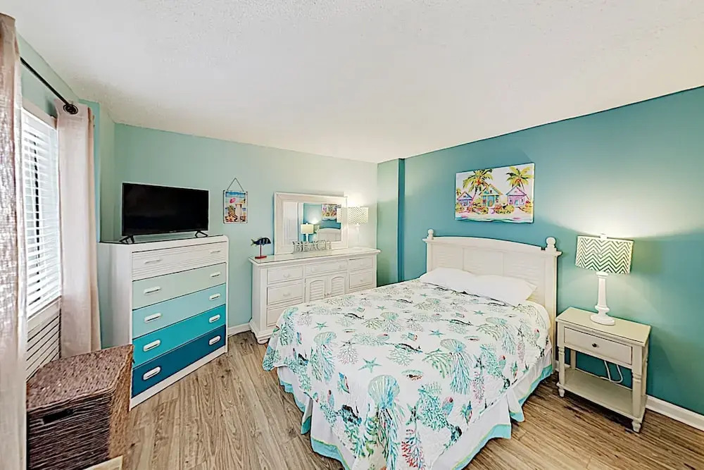 Oceanfront Crescent Sands Beach W/ Pool 3 Bedroom Condo