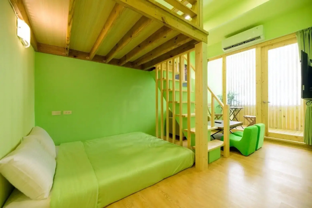 Summer Sea Hostel