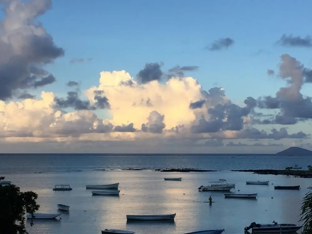 Résidence Les Banians - Complexe privé en bord de mer avec piscine