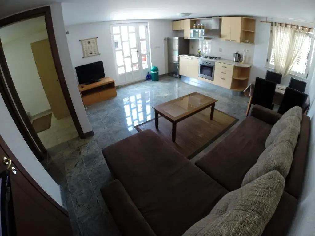 Apartments Romana