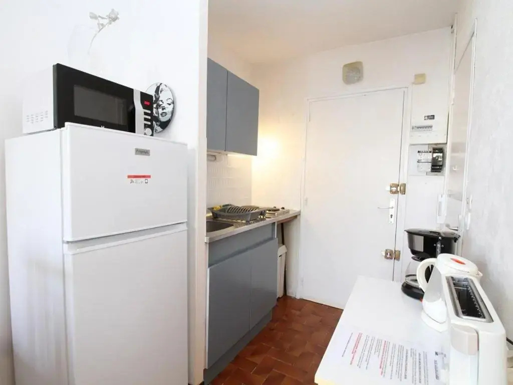 Appartement Balaruc-les-Bains, 1 pièce, 2 personnes - FR-1-553-53