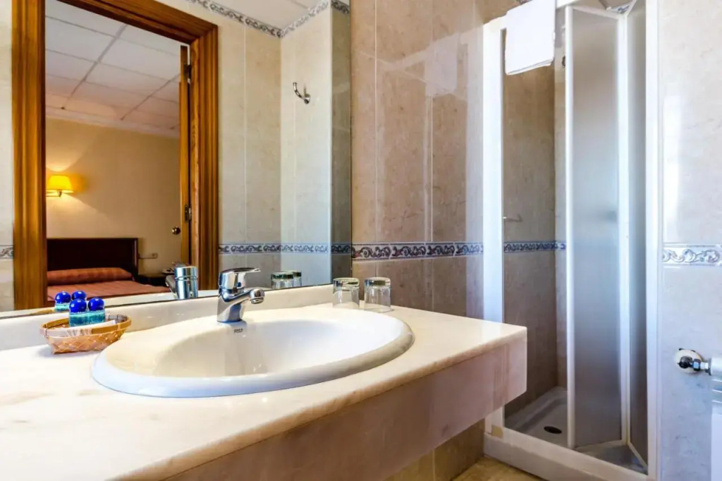 Hotel Sacromonte