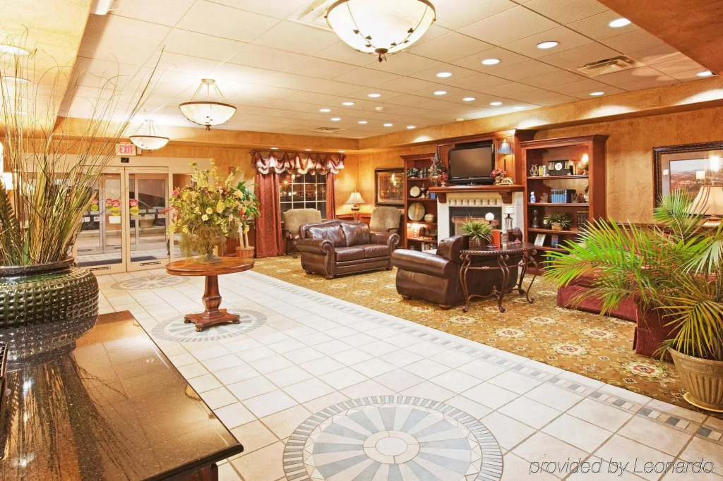 OYO Townhouse Oklahoma City Airport
