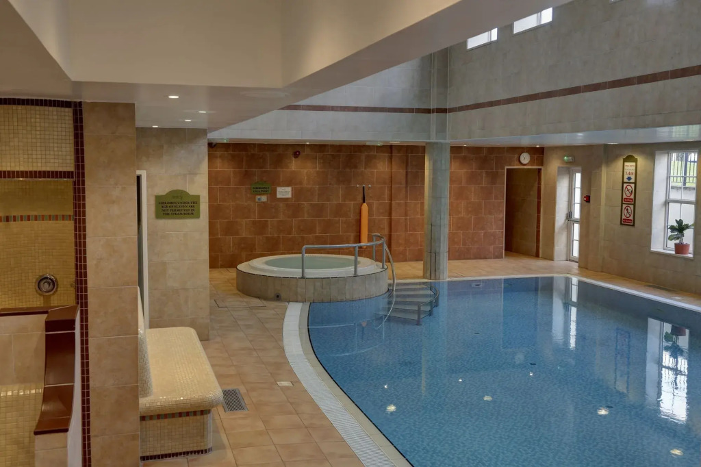 Crowne Plaza East Midlands Airport by IHG