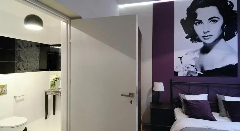 Hollywood Hostel