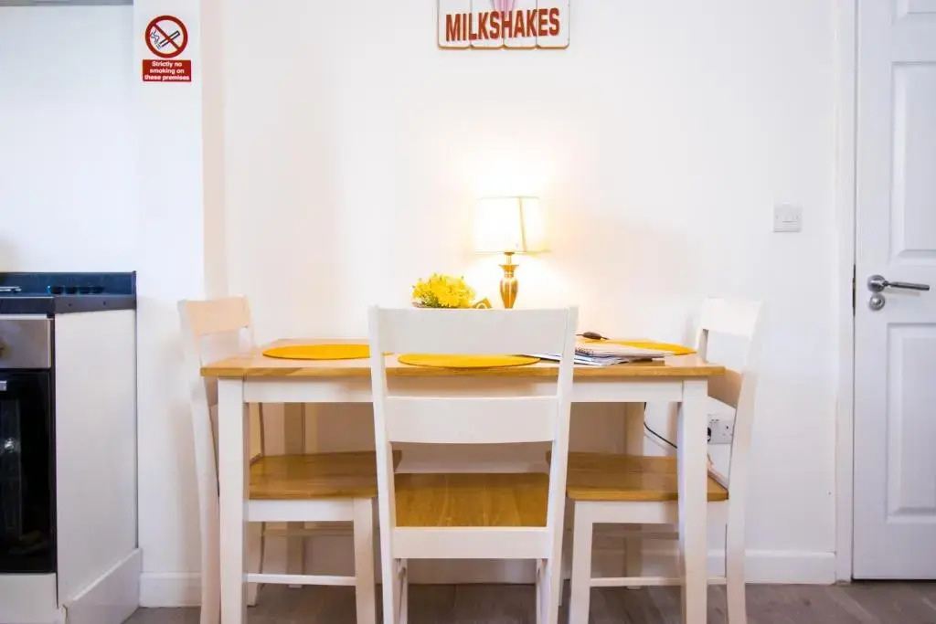 Dreamwood Apartment by Southwest Rooms - Free Parking & Netflix