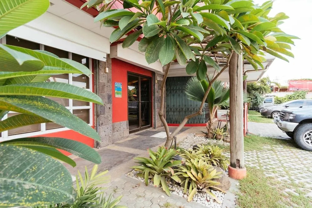 RedDoorz Plus near Abreeza Mall Davao