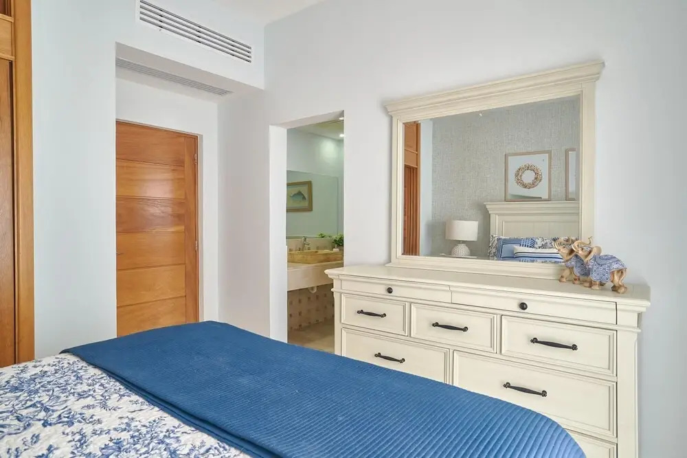 Luxury Beach Penthouse w Private Deck Ocean Views C-402