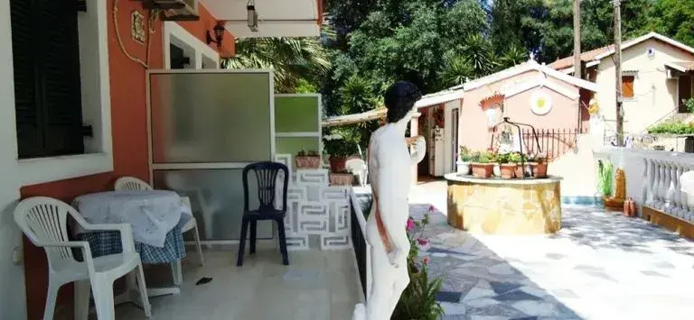 Almyra Living