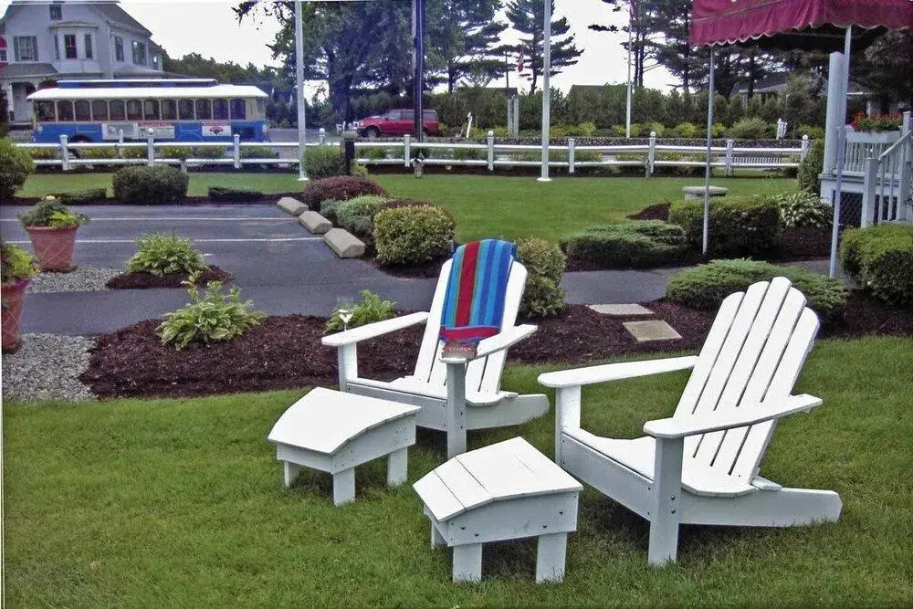 Carriage House Motel Cottages & Suites