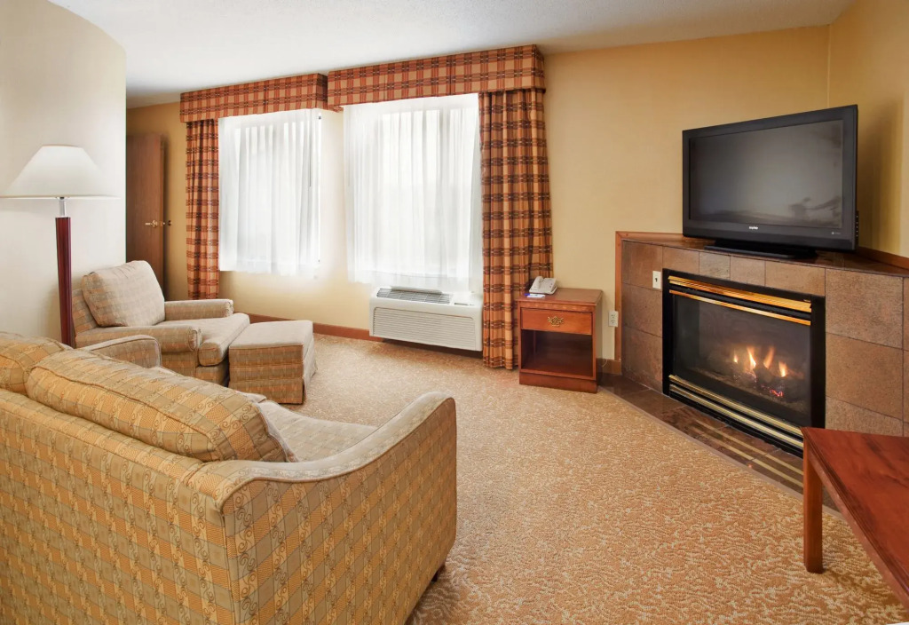 Holiday Inn Express Hotel & Suites Fenton/I-44 by IHG