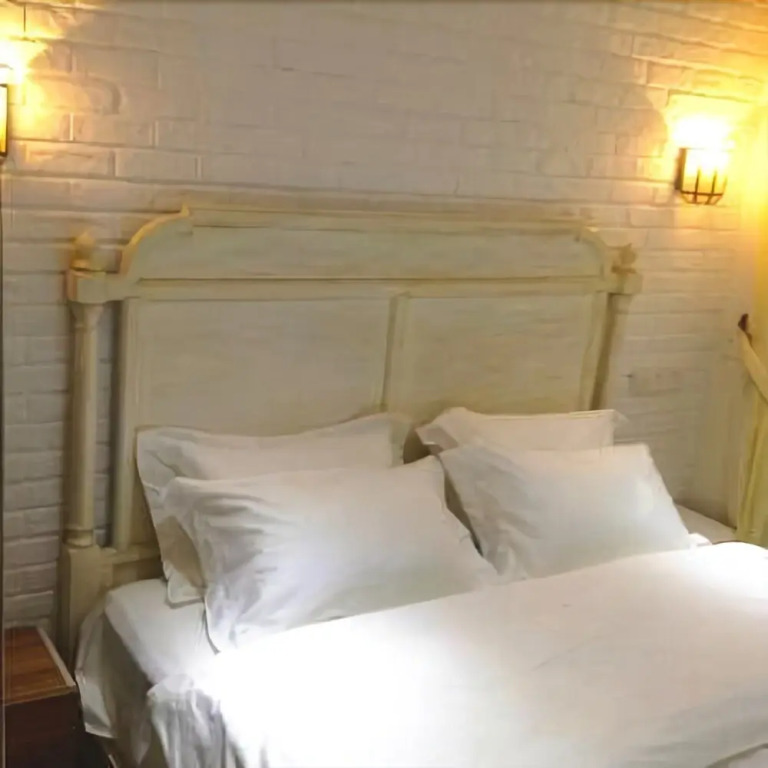 Moonlight Bay Garden Inn