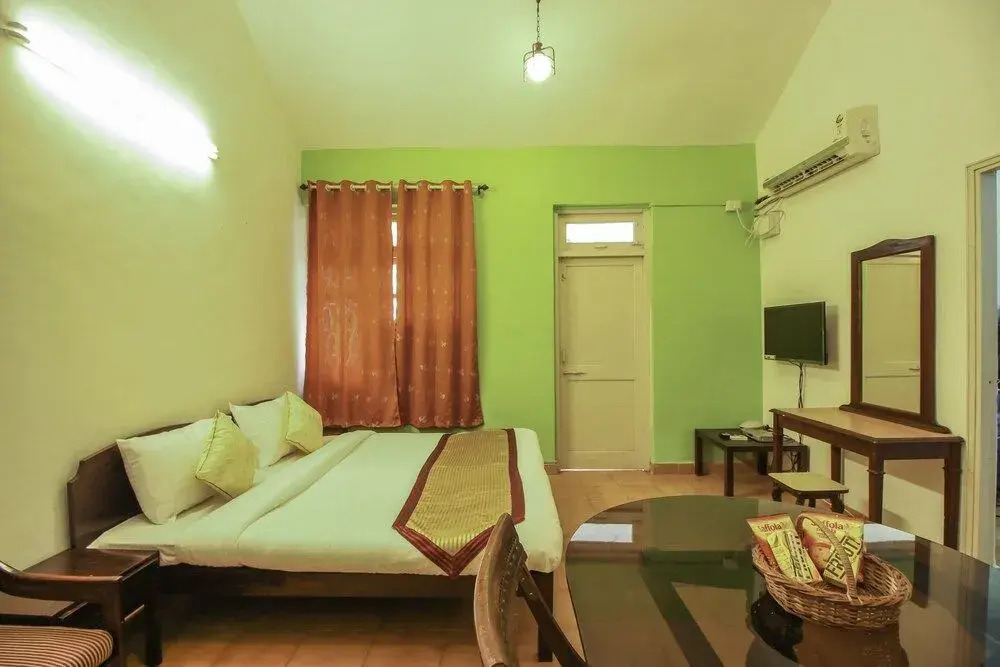 OYO 10495 Home Poolview 1BHK Candolim