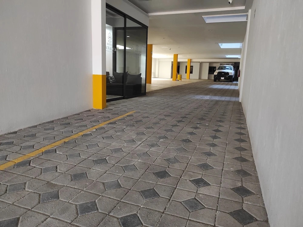 Hotel Manadia
