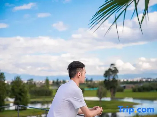 Luyinquan·Dali Yunshui Xiaozhu Seaview Resort Hotel