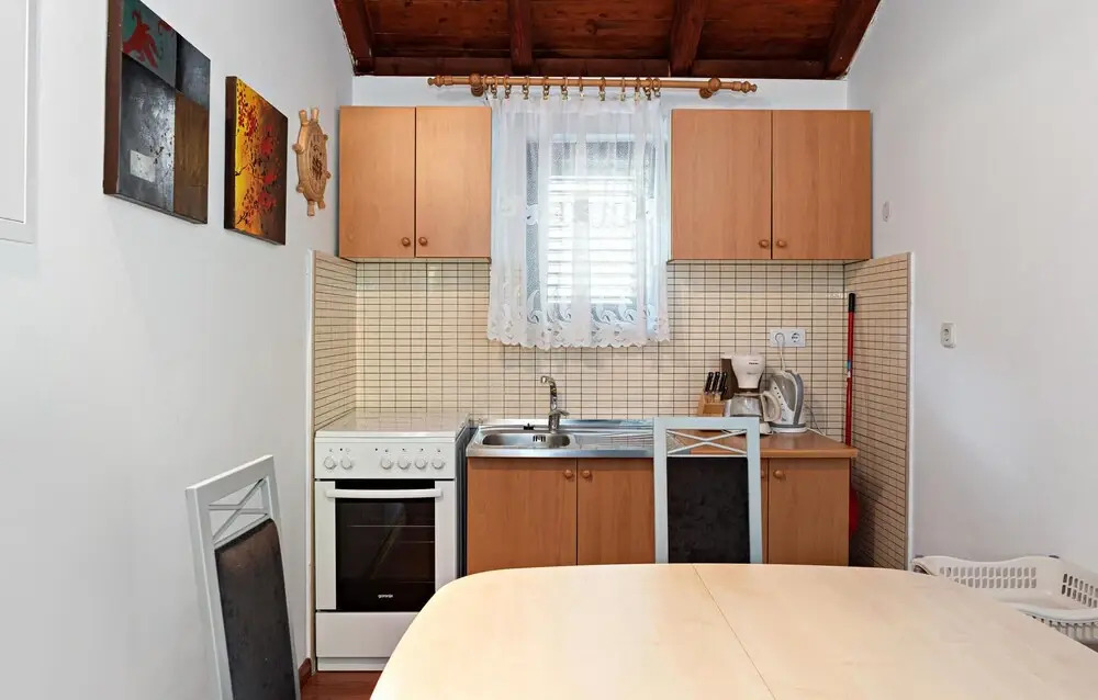 Beautiful Home In Tisno