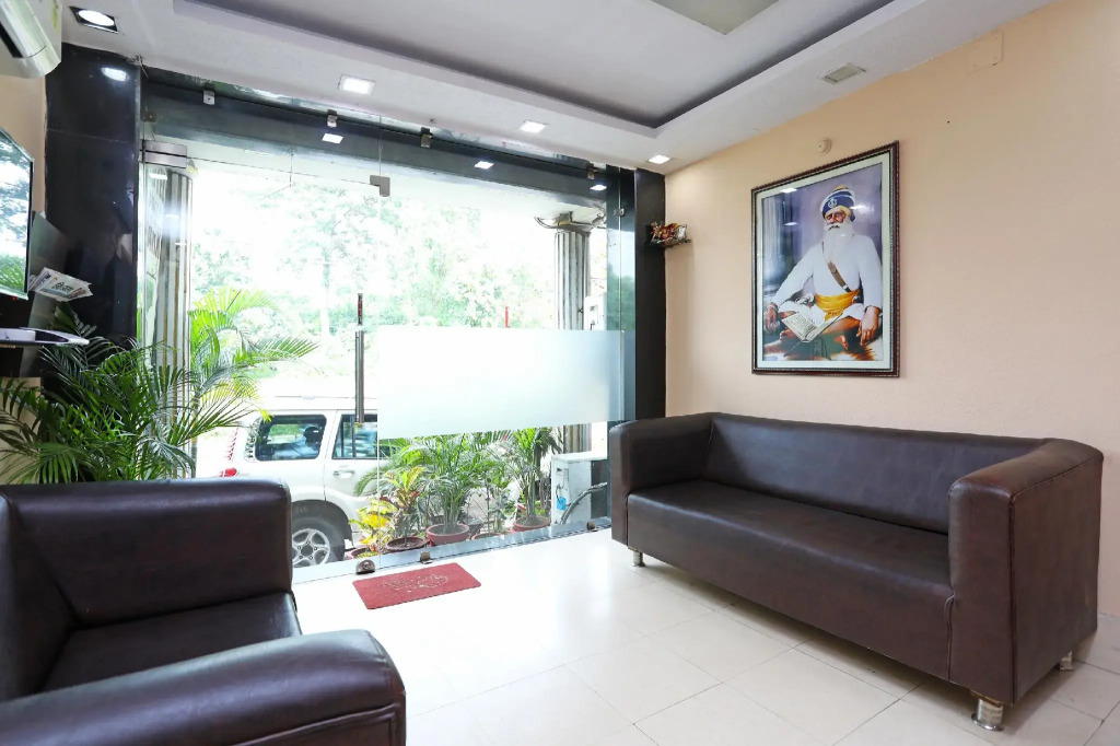 Collection O 4265 Hotel Greenpark