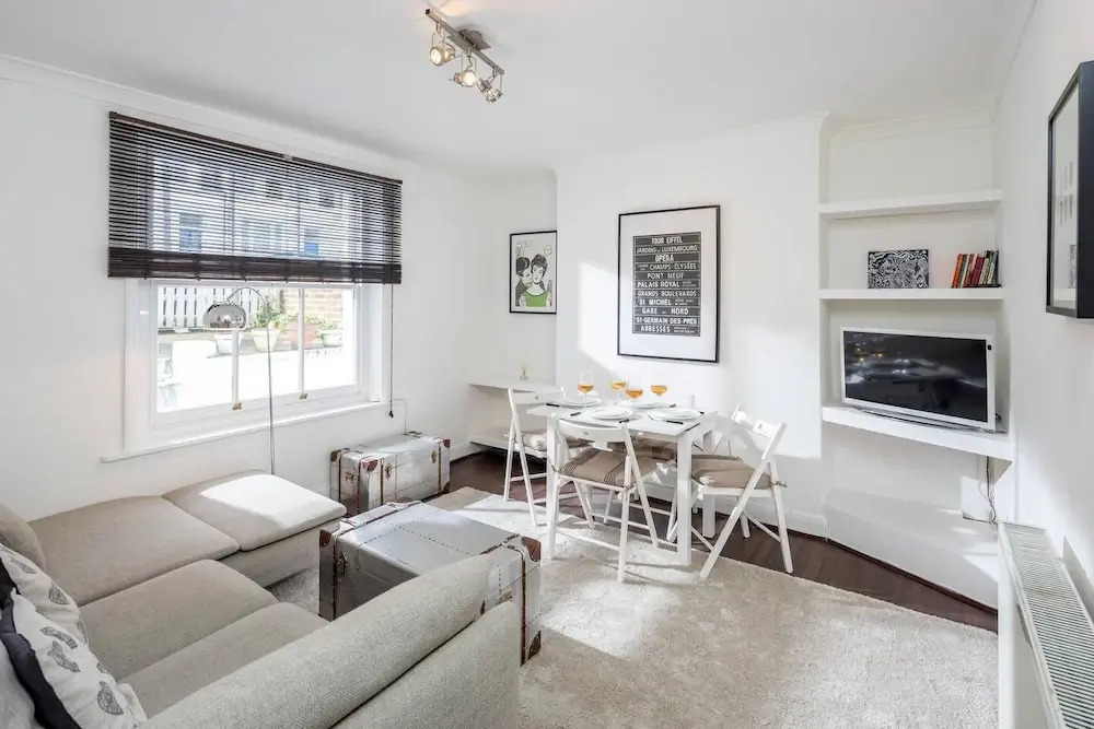 Charming flat w/ garden near Westfield (sleeps 4)