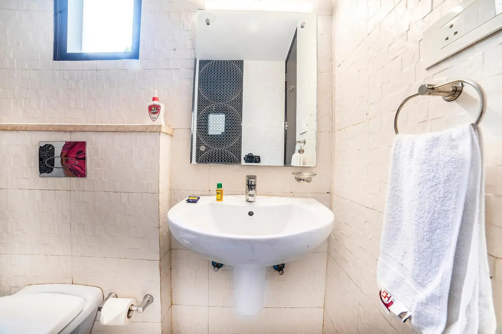 FabHotel Galaxy - Nr Patel Nagar Metro