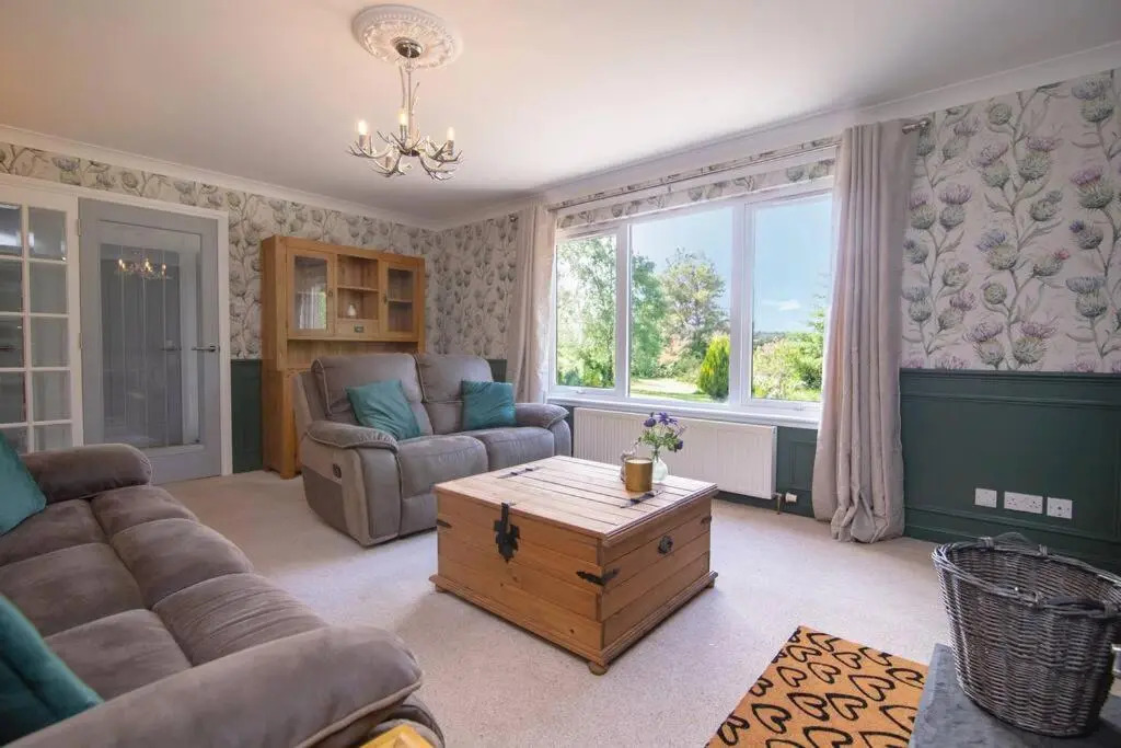 Calm Scottish Country Escape with Hot Tub Sleeps 6