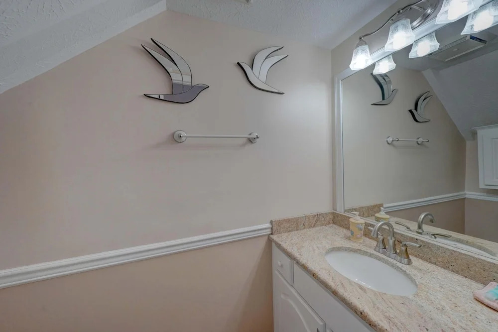 206 White Sandy-pet Friendly