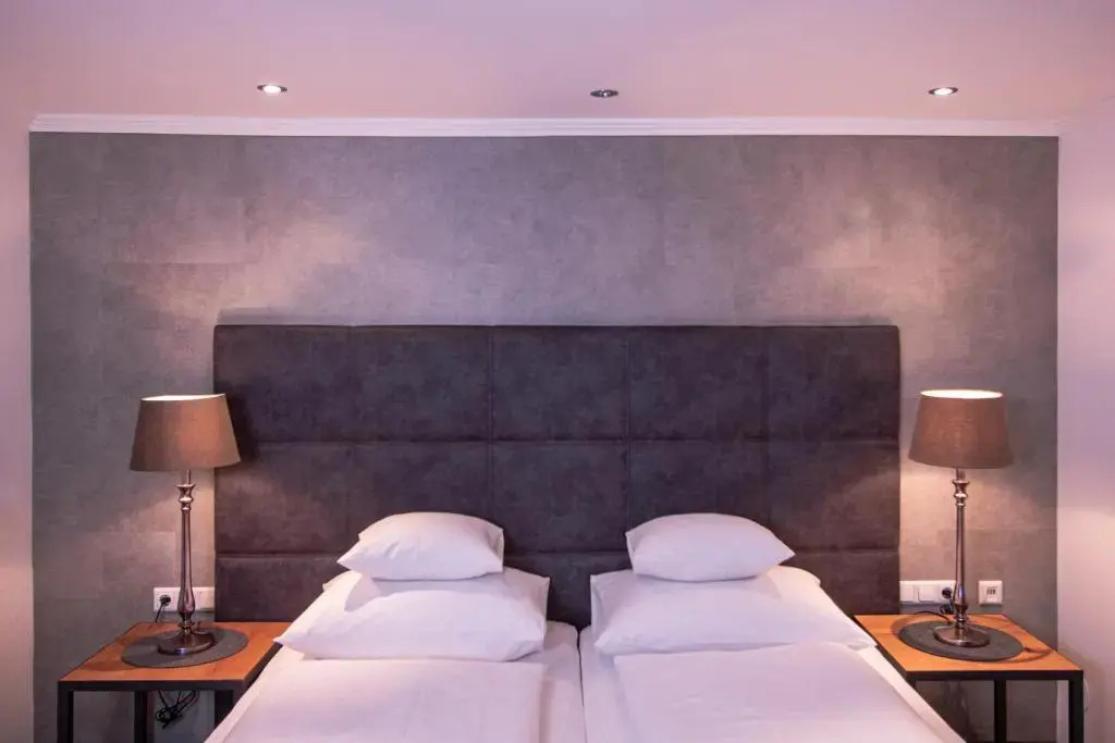 Schindler "Bed & Food Experience"