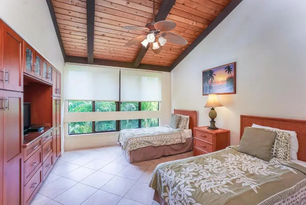 Luxurious 3 BR / 2 BA Direct Oceanfront condo