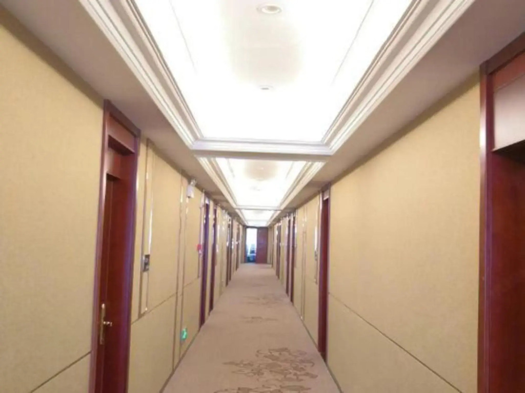 Weihaichengshan Friendship Hotel(rong chengHSRStationStore)