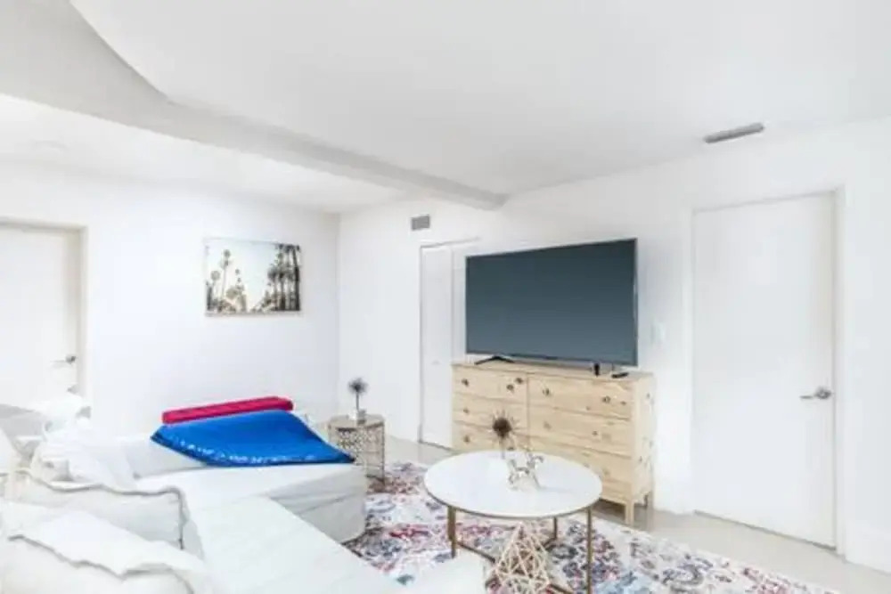 1720 Wa Kee 1B 4 Queen Beds Sleep 8 Pool Parking Wi-fi Patio