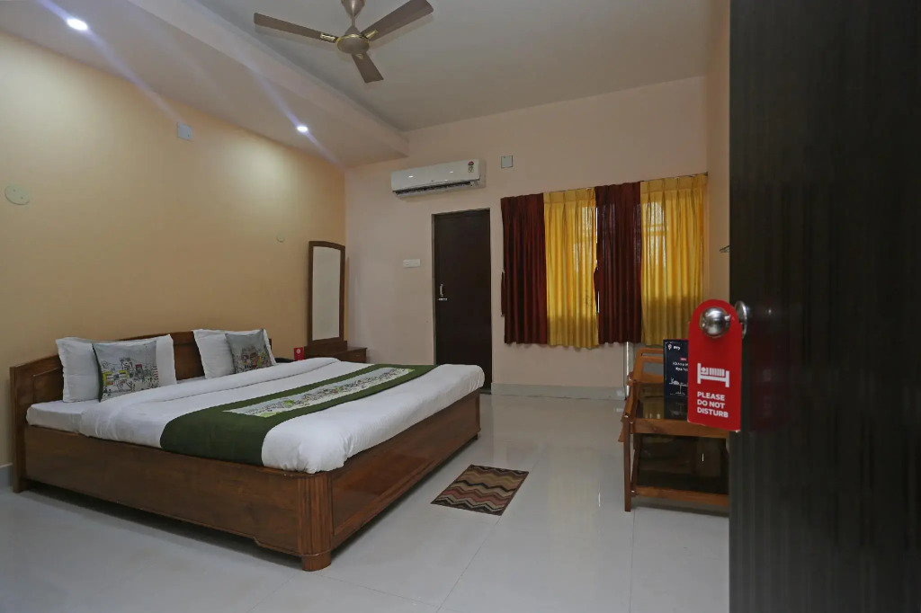 OYO 5051 Silicon Residency