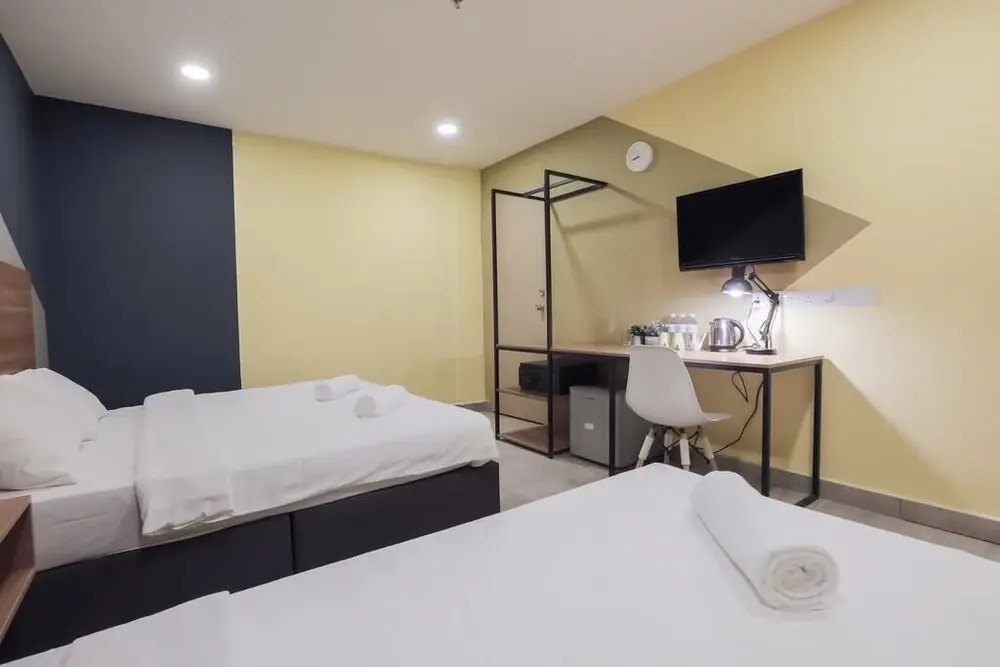Kiara Inn by KL Suites