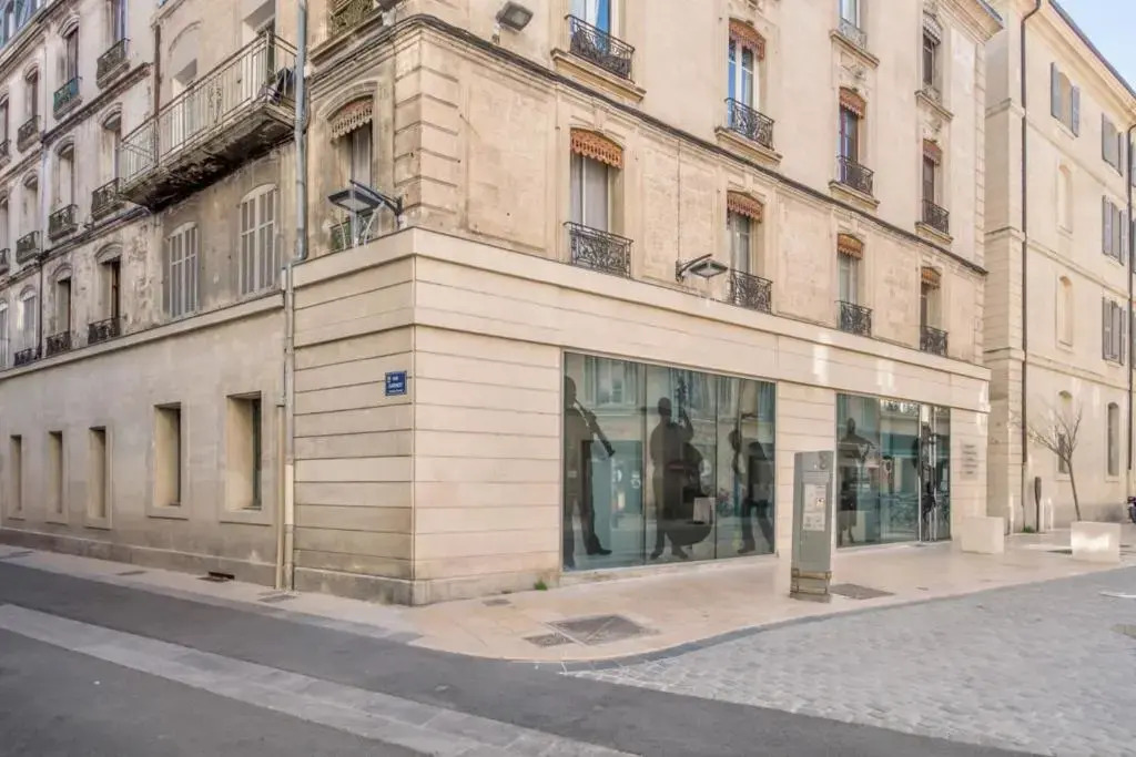 Large and bright studio with AC at the heart of Avignon - Welkeys
