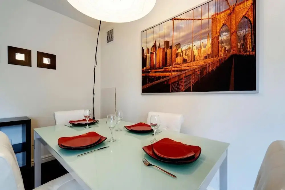 Bleury Furnished Suites by Hometrotting
