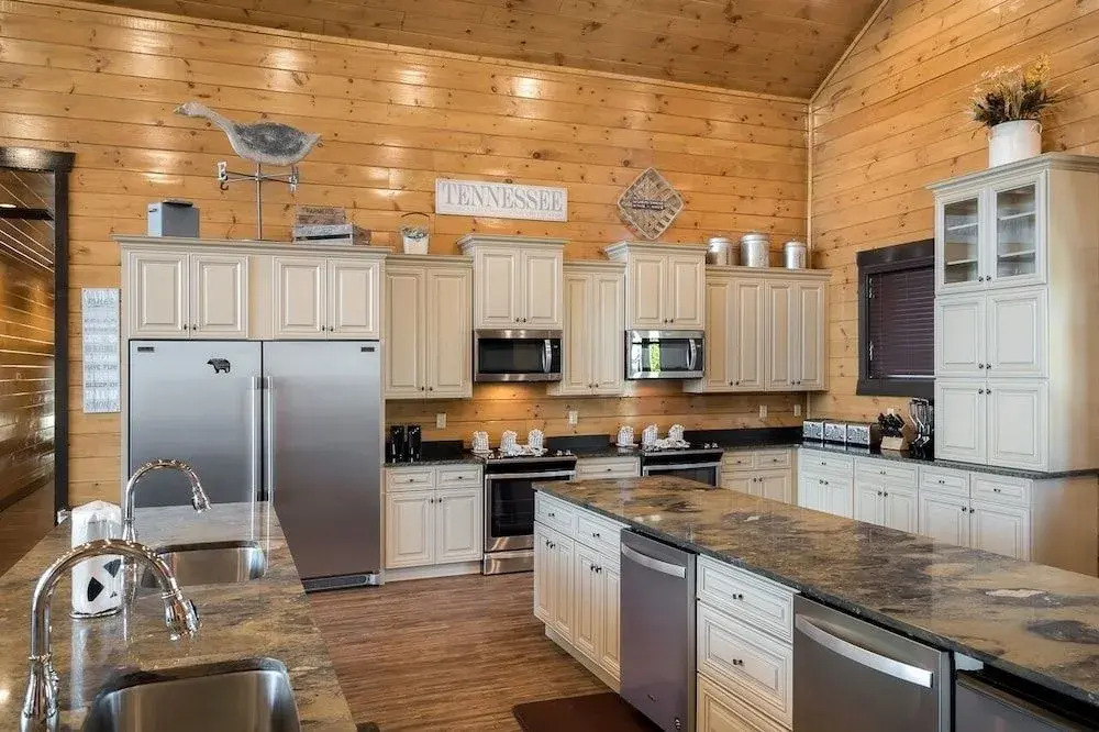 Greystone Pointe Lodge 15 Bedroom Residence by Redawning