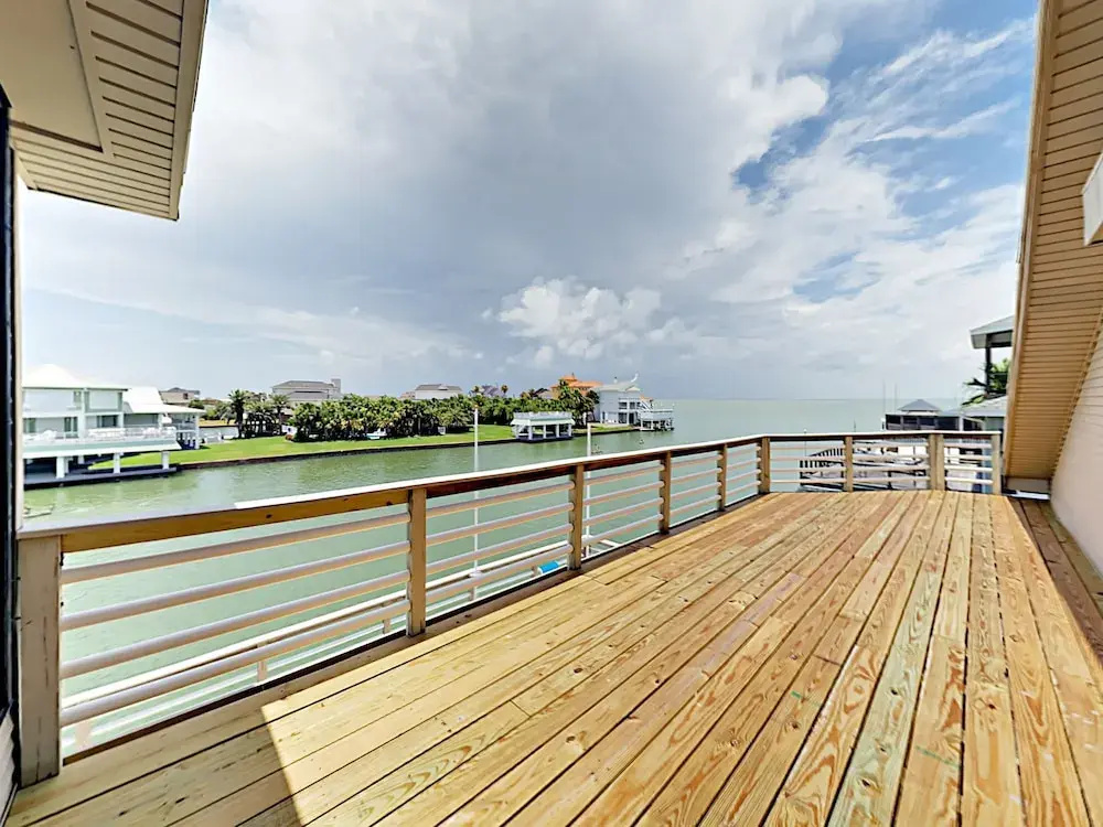 Canal-side Home 4 Bedrooms 4 Bathrooms Home