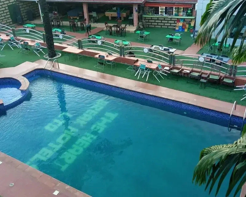 Hard Break Hotels & Suites